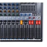 AMW Q12 v3 - Mesa de Som 12 Canais Combo 99 Efx Dsp 2 Aux Hi-Z Interface USB Eq BT